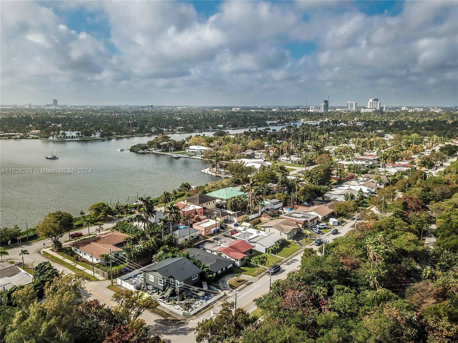 812 Johnson St, Hollywood, Florida 33019, 3 Bedrooms Bedrooms, ,2 BathroomsBathrooms,Residential,For Sale,812 Johnson St,A11528299