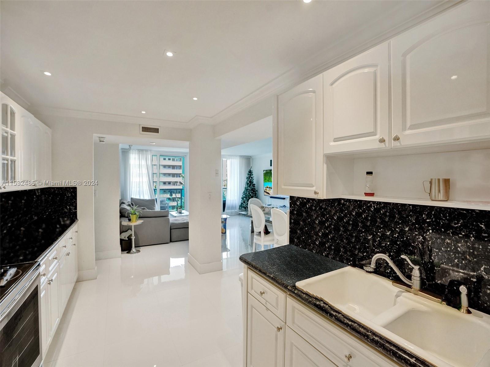 1880 S Ocean Dr 503, Hallandale Beach, Florida 33009, 2 Bedrooms Bedrooms, ,2 BathroomsBathrooms,Residential,For Sale,1880 S Ocean Dr 503,A11532485