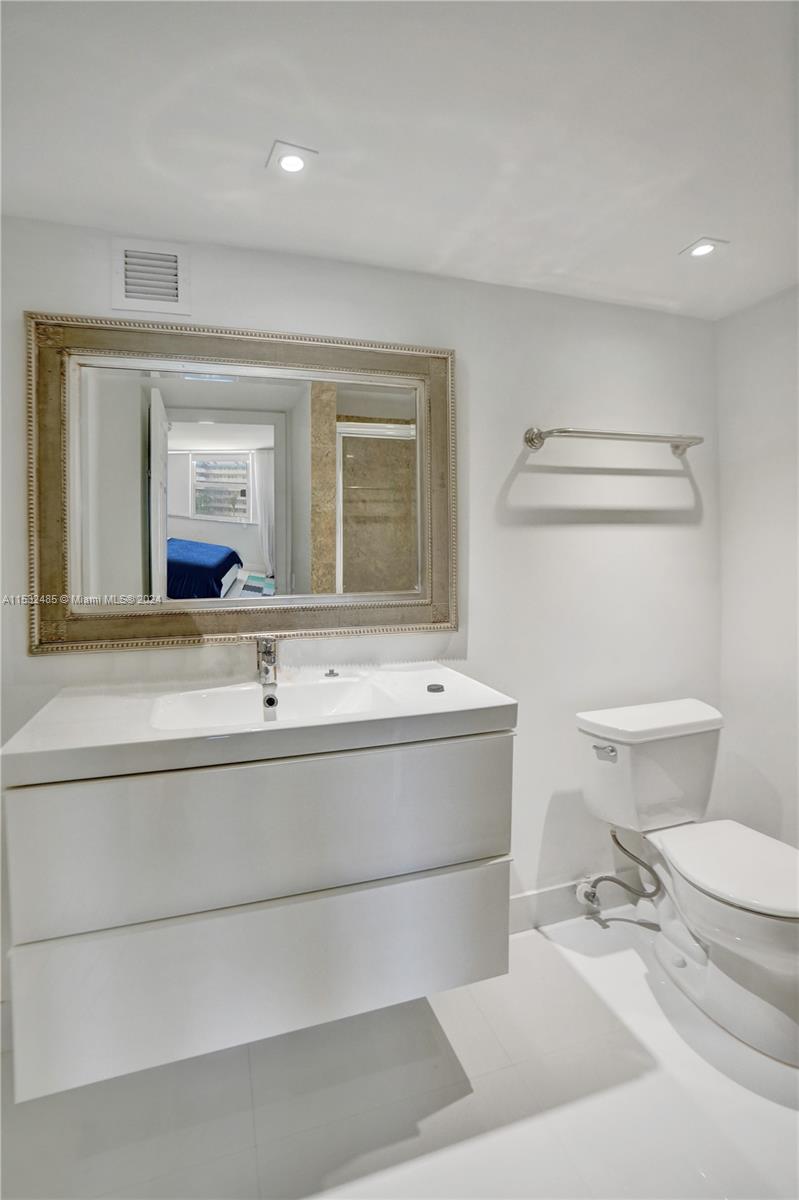 1880 S Ocean Dr 503, Hallandale Beach, Florida 33009, 2 Bedrooms Bedrooms, ,2 BathroomsBathrooms,Residential,For Sale,1880 S Ocean Dr 503,A11532485