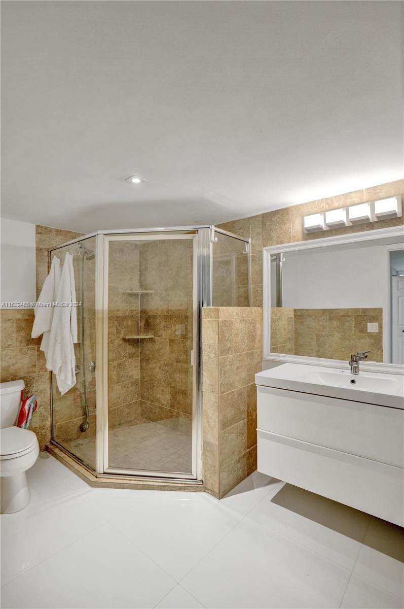 1880 S Ocean Dr 503, Hallandale Beach, Florida 33009, 2 Bedrooms Bedrooms, ,2 BathroomsBathrooms,Residential,For Sale,1880 S Ocean Dr 503,A11532485