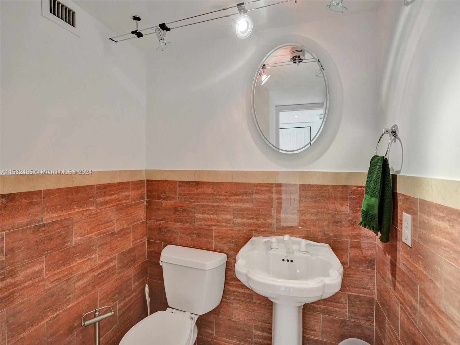 1880 S Ocean Dr 503, Hallandale Beach, Florida 33009, 2 Bedrooms Bedrooms, ,2 BathroomsBathrooms,Residential,For Sale,1880 S Ocean Dr 503,A11532485