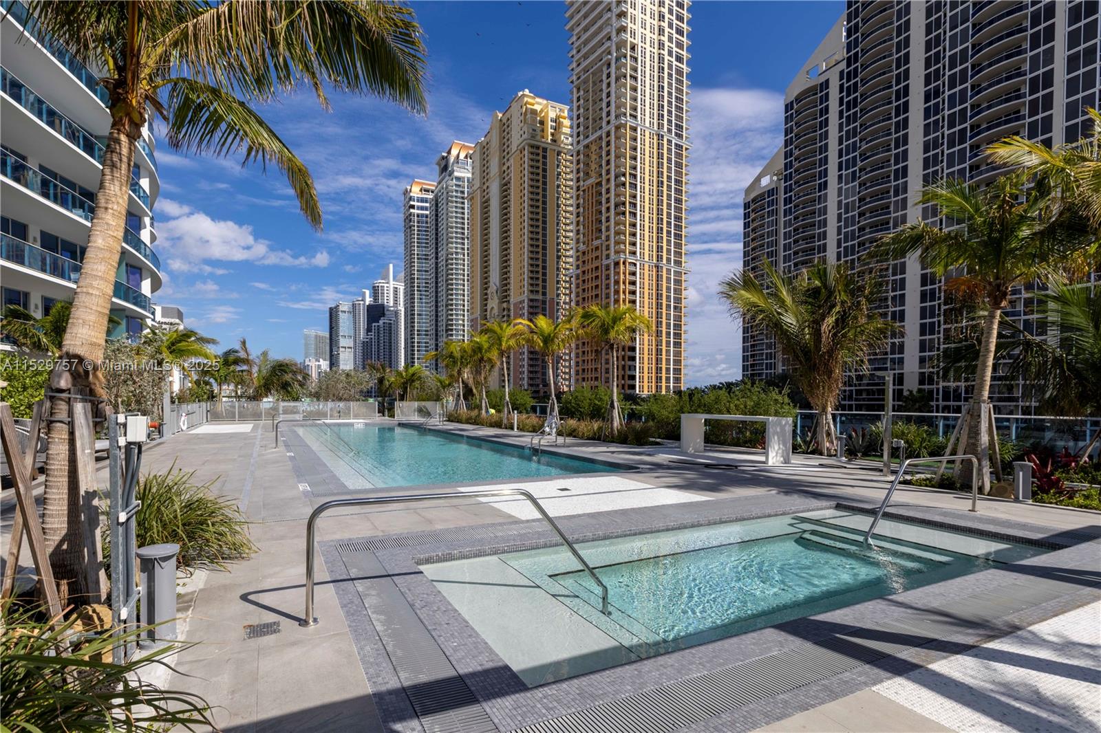 17550 Collins Avenue, Sunny Isles Beach, FL, 33160 United States, 2 Bedrooms Bedrooms, ,2 BathroomsBathrooms,Residential,For Sale,Collins Avenue,A11529757
