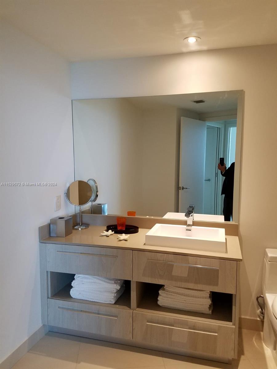 4111 S Ocean Dr MPH09, Hollywood, Florida 33019, 1 Bedroom Bedrooms, ,1 BathroomBathrooms,Residential,For Sale,4111 S Ocean Dr MPH09,A11529572