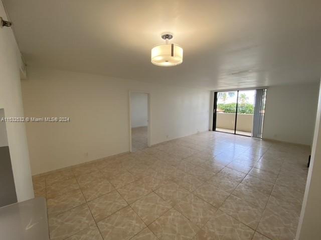 2625 Collins Ave 204, Miami Beach, Florida 33140, 1 Bedroom Bedrooms, ,1 BathroomBathrooms,Residentiallease,For Rent,2625 Collins Ave 204,A11532532