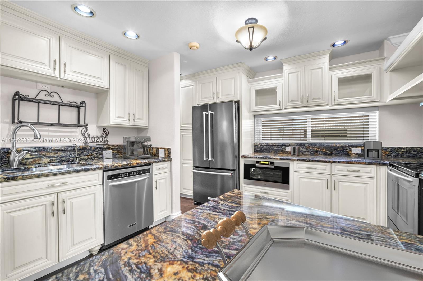 1020 Johnson St, Hollywood, Florida 33019, 3 Bedrooms Bedrooms, ,2 BathroomsBathrooms,Residential,For Sale,1020 Johnson St,A11532533