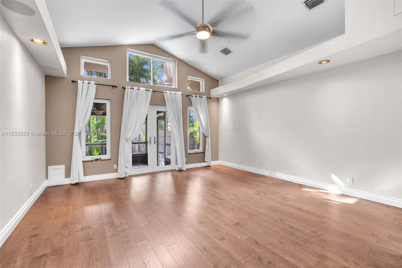 1020 Johnson St, Hollywood, Florida 33019, 3 Bedrooms Bedrooms, ,2 BathroomsBathrooms,Residential,For Sale,1020 Johnson St,A11532533