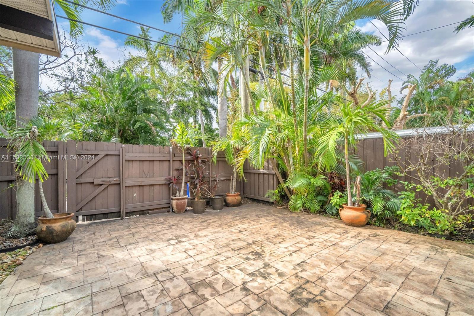 1020 Johnson St, Hollywood, Florida 33019, 3 Bedrooms Bedrooms, ,2 BathroomsBathrooms,Residential,For Sale,1020 Johnson St,A11532533