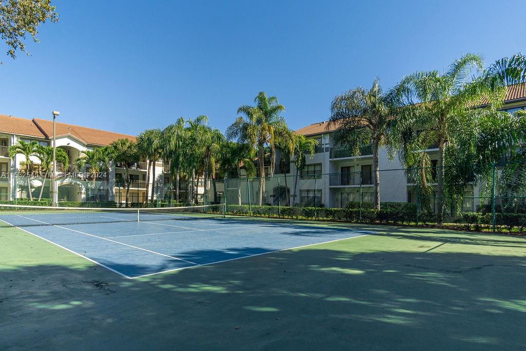 640 S Park Rd 21-4, Hollywood, Florida 33021, 3 Bedrooms Bedrooms, ,2 BathroomsBathrooms,Residential,For Sale,640 S Park Rd 21-4,A11532545