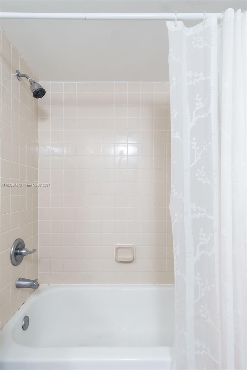 640 S Park Rd 21-4, Hollywood, Florida 33021, 3 Bedrooms Bedrooms, ,2 BathroomsBathrooms,Residential,For Sale,640 S Park Rd 21-4,A11532545