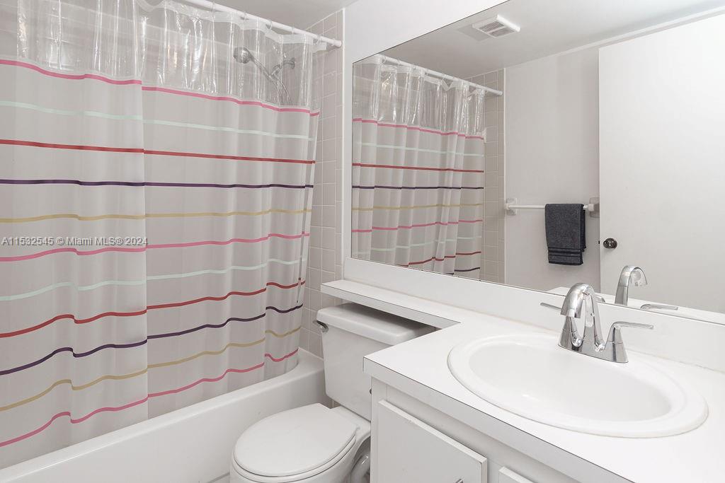 640 S Park Rd 21-4, Hollywood, Florida 33021, 3 Bedrooms Bedrooms, ,2 BathroomsBathrooms,Residential,For Sale,640 S Park Rd 21-4,A11532545