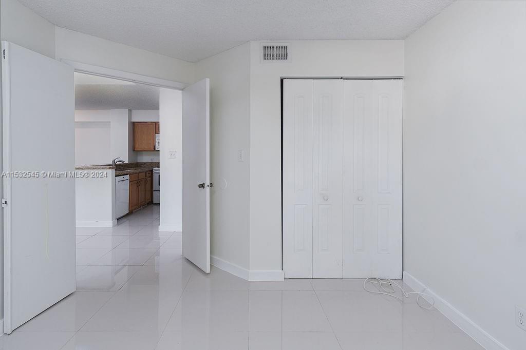 640 S Park Rd 21-4, Hollywood, Florida 33021, 3 Bedrooms Bedrooms, ,2 BathroomsBathrooms,Residential,For Sale,640 S Park Rd 21-4,A11532545