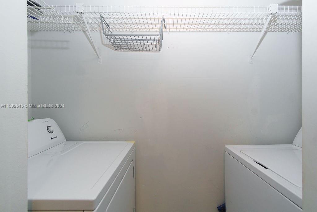 640 S Park Rd 21-4, Hollywood, Florida 33021, 3 Bedrooms Bedrooms, ,2 BathroomsBathrooms,Residential,For Sale,640 S Park Rd 21-4,A11532545