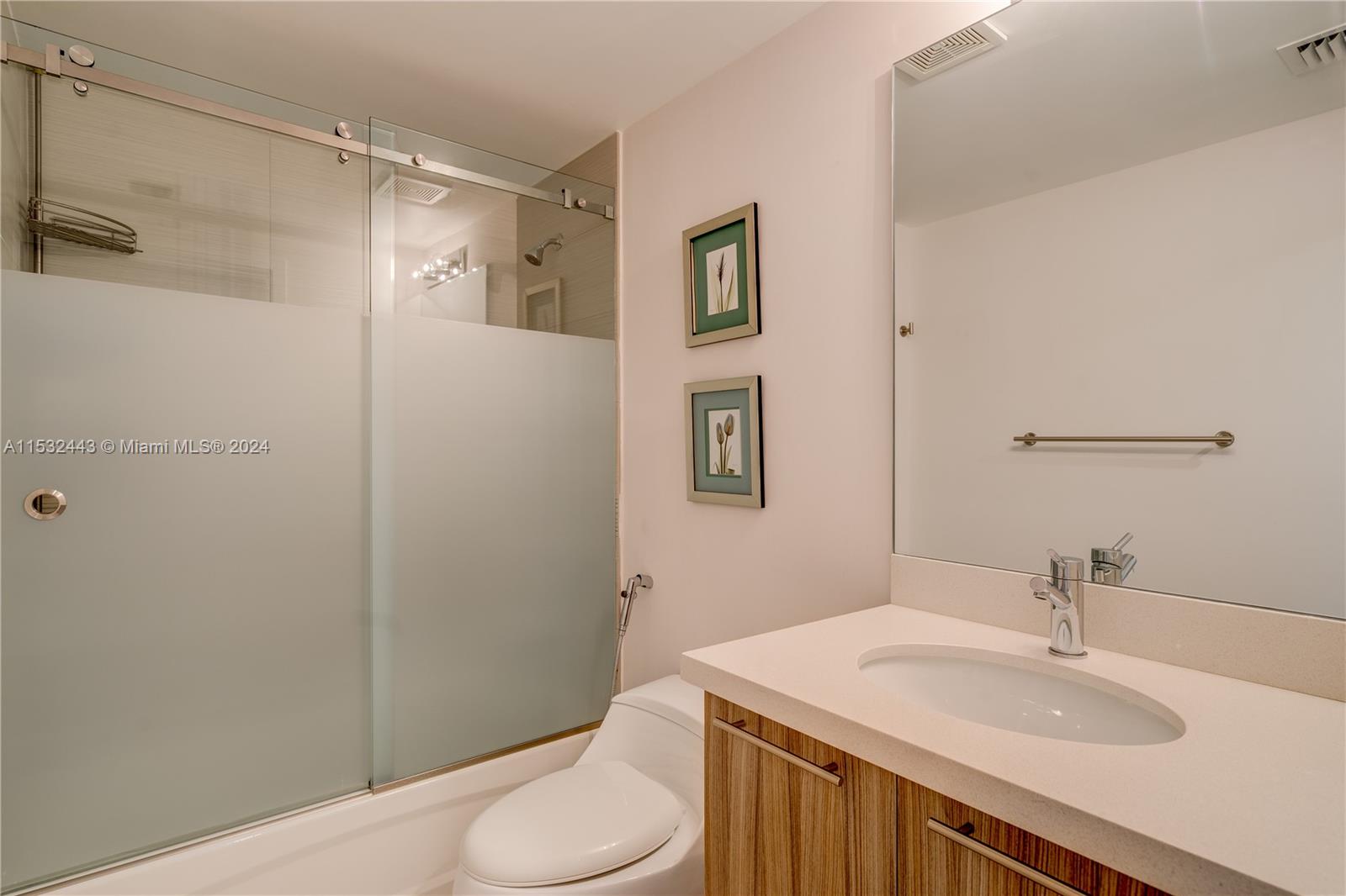 6700 Indian Creek Dr 402, Miami Beach, Florida 33141, 3 Bedrooms Bedrooms, ,2 BathroomsBathrooms,Residential,For Sale,6700 Indian Creek Dr 402,A11532443