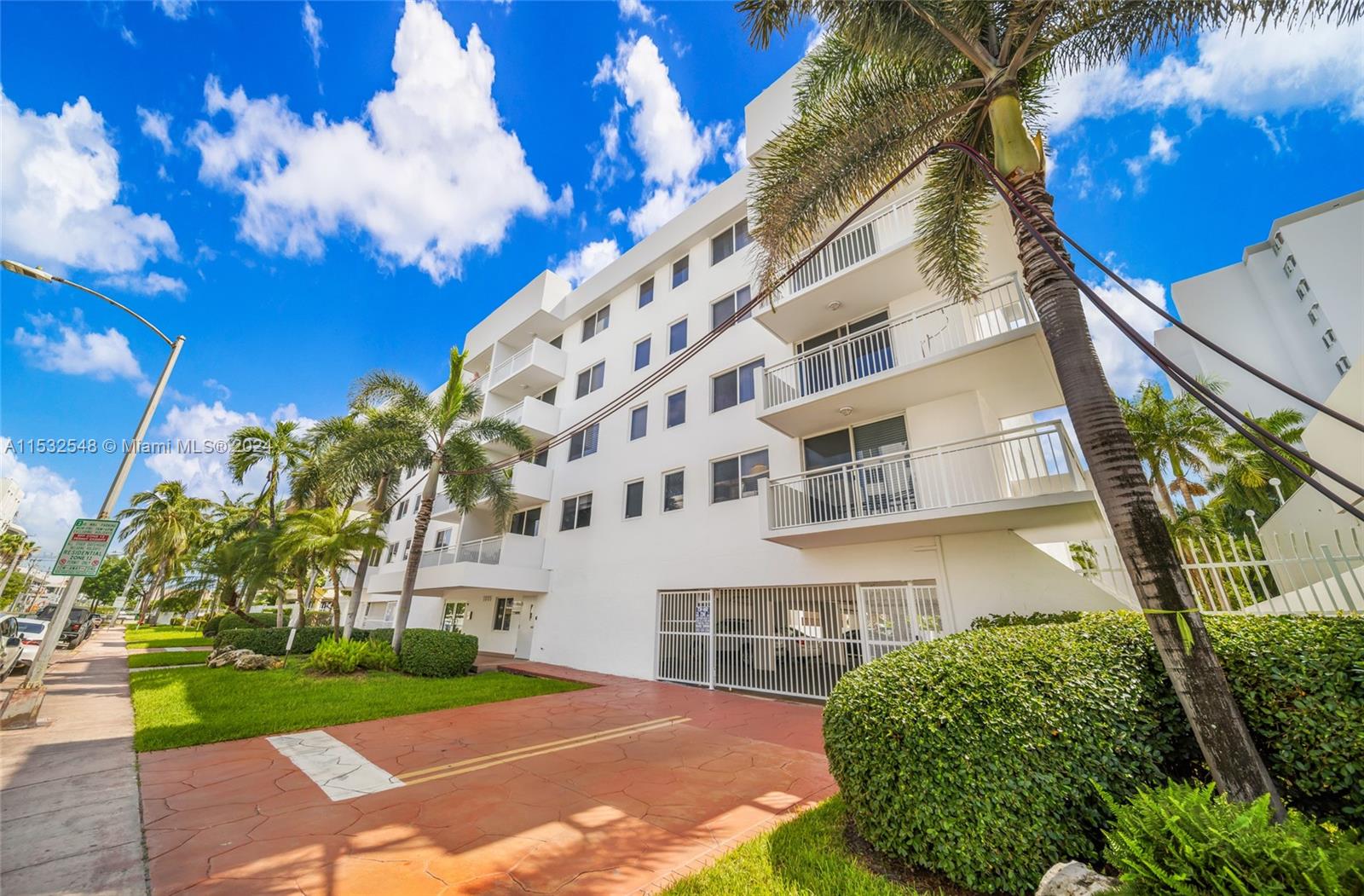1665 Bay Rd 218, Miami Beach, Florida 33139, 1 Bedroom Bedrooms, ,2 BathroomsBathrooms,Residentiallease,For Rent,1665 Bay Rd 218,A11532548