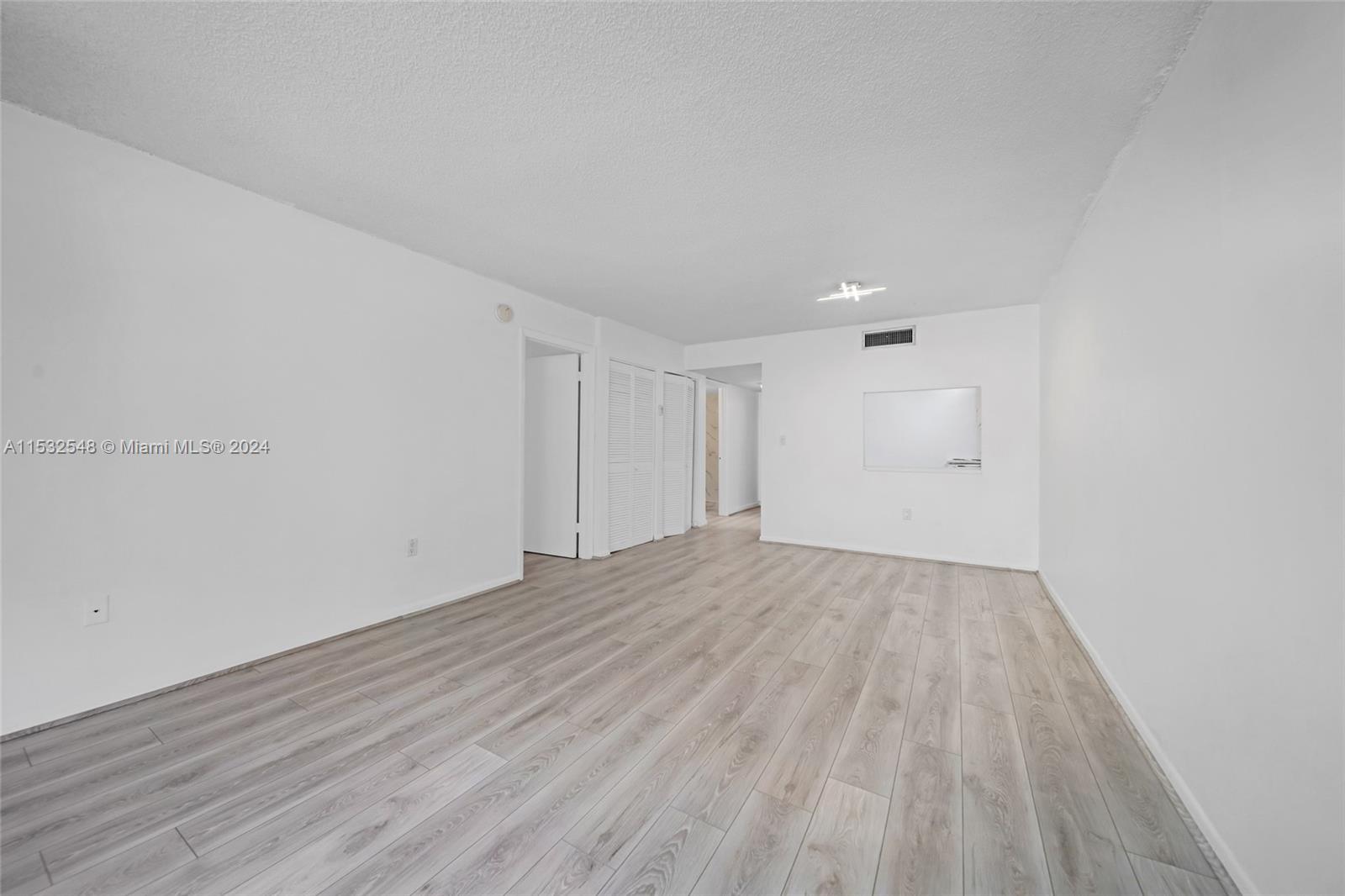 1665 Bay Rd 218, Miami Beach, Florida 33139, 1 Bedroom Bedrooms, ,2 BathroomsBathrooms,Residentiallease,For Rent,1665 Bay Rd 218,A11532548