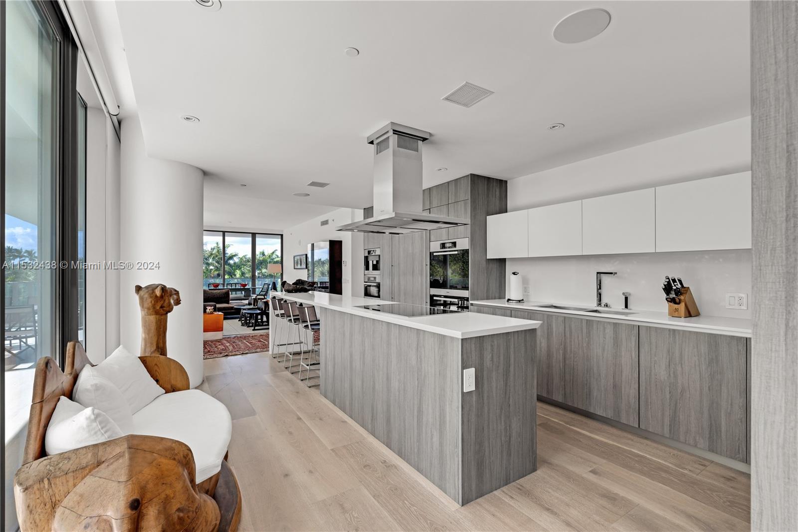 360 Ocean Dr 301S, Key Biscayne, FL 33149, 4 Bedrooms Bedrooms, ,5 BathroomsBathrooms,Residential,For Sale,Ocean Dr,A11532438