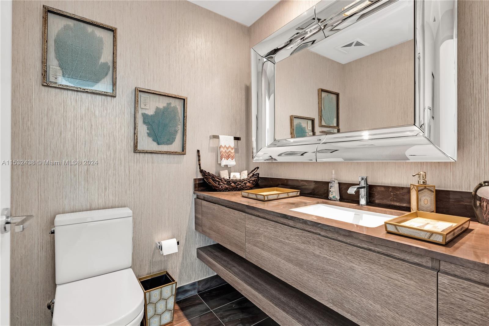 360 Ocean Dr 301S, Key Biscayne, FL 33149, 4 Bedrooms Bedrooms, ,5 BathroomsBathrooms,Residential,For Sale,Ocean Dr,A11532438