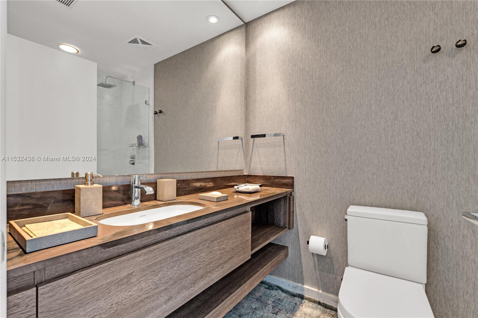 360 Ocean Dr 301S, Key Biscayne, FL 33149, 4 Bedrooms Bedrooms, ,5 BathroomsBathrooms,Residential,For Sale,Ocean Dr,A11532438