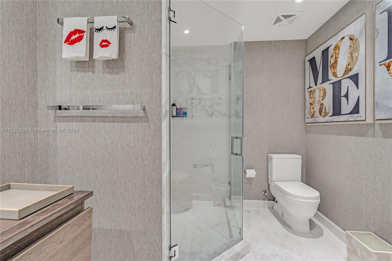 360 Ocean Dr 301S, Key Biscayne, FL 33149, 4 Bedrooms Bedrooms, ,5 BathroomsBathrooms,Residential,For Sale,Ocean Dr,A11532438