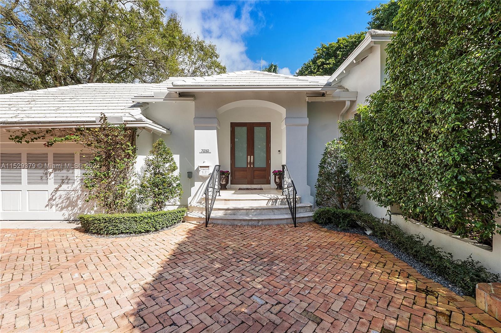 7030 Old Cutler Rd, Coral Gables, FL, 33143 United States, 4 Bedrooms Bedrooms, ,3 BathroomsBathrooms,Residential,For Sale,Old Cutler Rd,A11529379