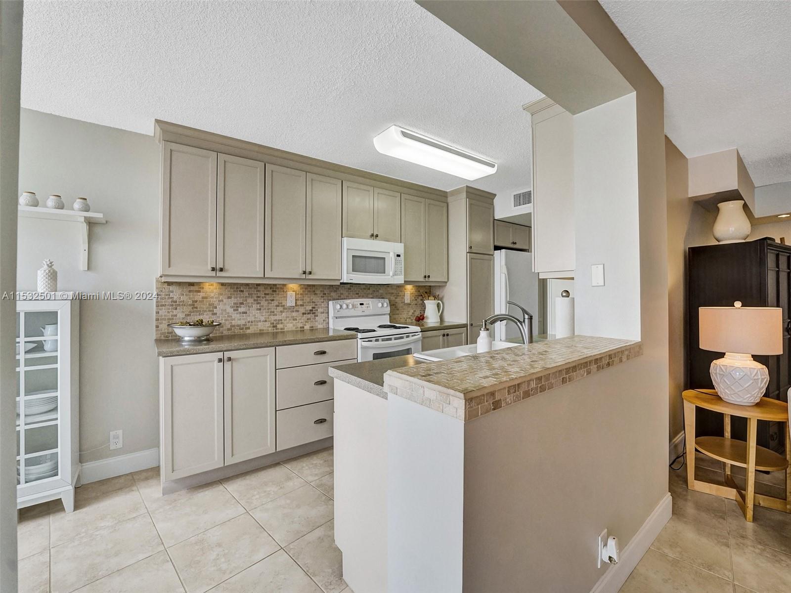 100 Golden Isles Dr 1105, Hallandale Beach, Florida 33009, 2 Bedrooms Bedrooms, ,2 BathroomsBathrooms,Residential,For Sale,100 Golden Isles Dr 1105,A11532501