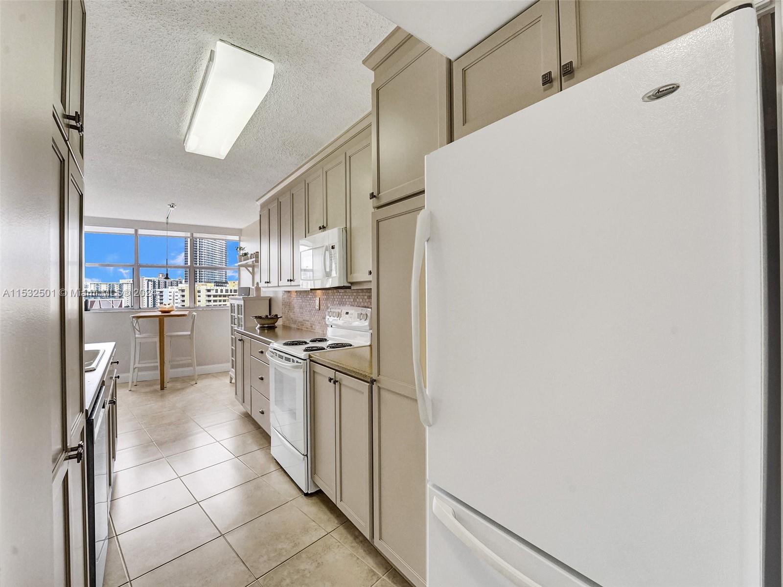 100 Golden Isles Dr 1105, Hallandale Beach, Florida 33009, 2 Bedrooms Bedrooms, ,2 BathroomsBathrooms,Residential,For Sale,100 Golden Isles Dr 1105,A11532501