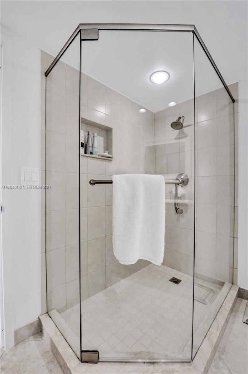 100 Golden Isles Dr 1105, Hallandale Beach, FL 33009, 2 Bedrooms Bedrooms, ,2 BathroomsBathrooms,Residential,For Sale,Golden Isles Dr,A11532501