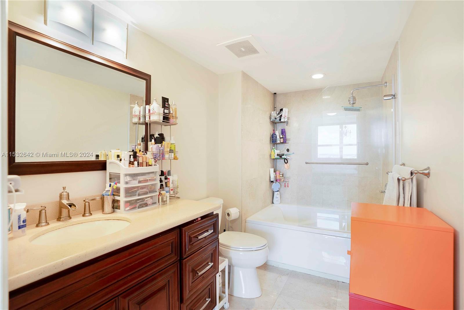 19501 W Country Club Dr 1610, Aventura, Florida 33180, 2 Bedrooms Bedrooms, ,2 BathroomsBathrooms,Residentiallease,For Rent,19501 W Country Club Dr 1610,A11532642