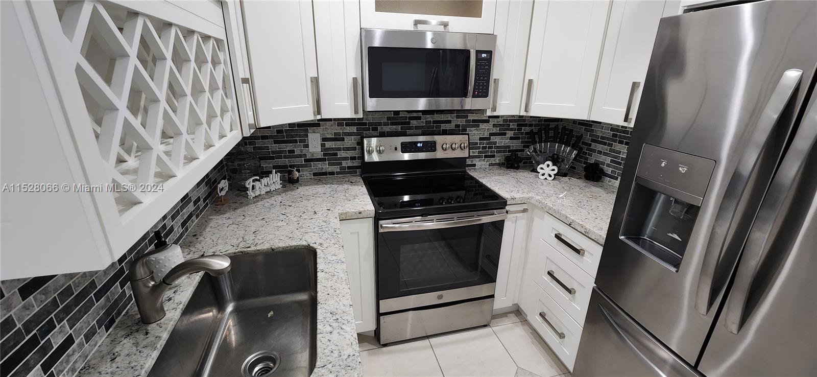 1700 Pierce Street 703, Hollywood, Florida 33020, 1 Bedroom Bedrooms, ,1 BathroomBathrooms,Residential,For Sale,1700 Pierce Street 703,A11528066