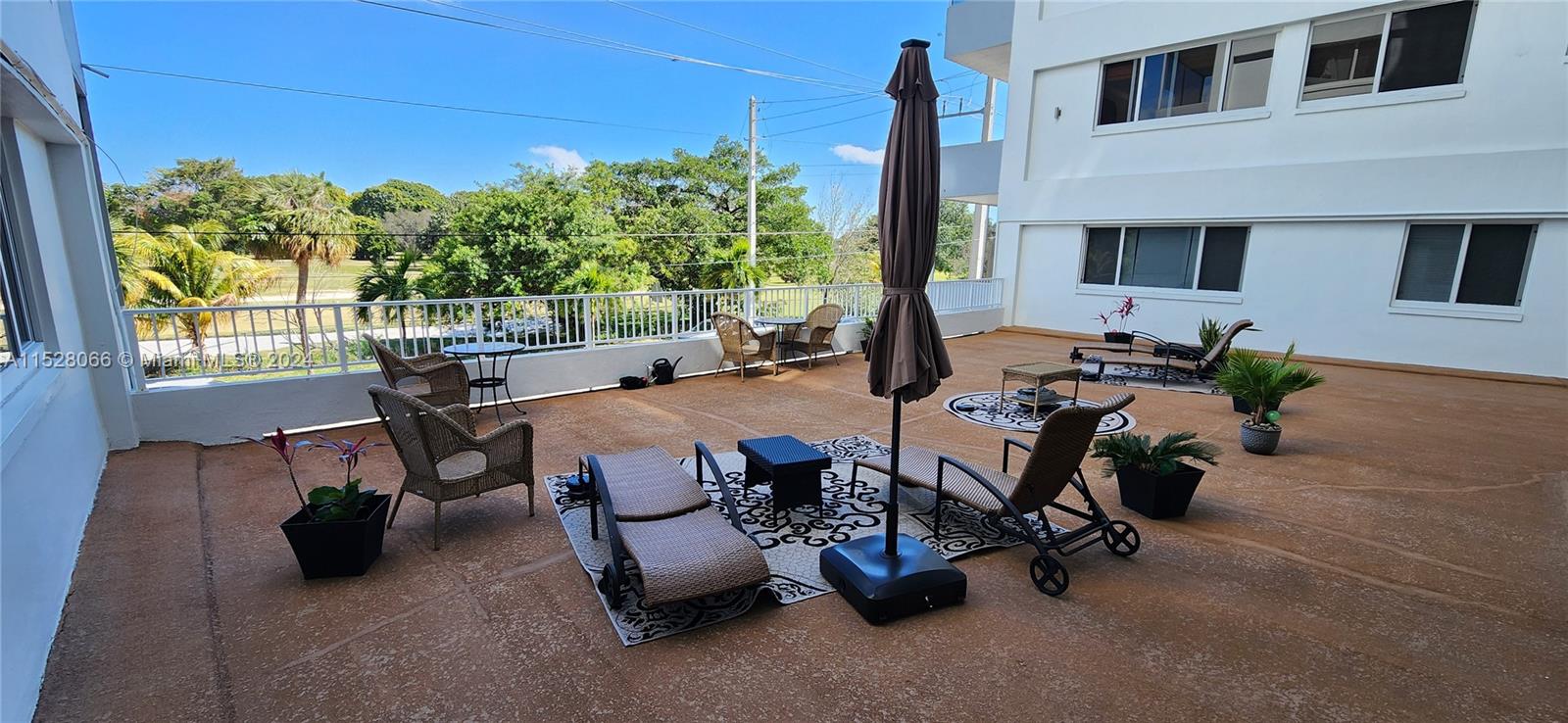 1700 Pierce Street 703, Hollywood, Florida 33020, 1 Bedroom Bedrooms, ,1 BathroomBathrooms,Residential,For Sale,1700 Pierce Street 703,A11528066