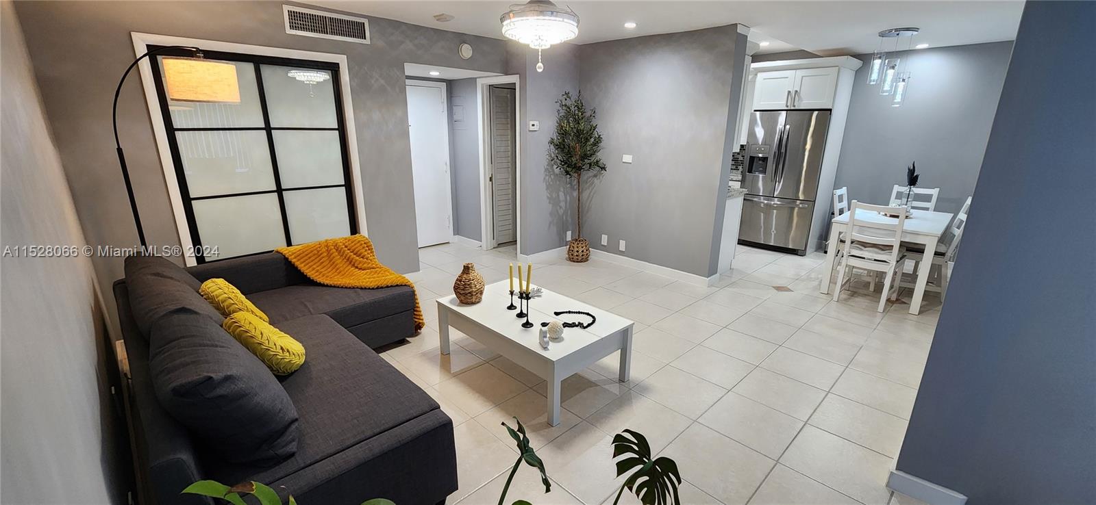 1700 Pierce Street 703, Hollywood, Florida 33020, 1 Bedroom Bedrooms, ,1 BathroomBathrooms,Residential,For Sale,1700 Pierce Street 703,A11528066