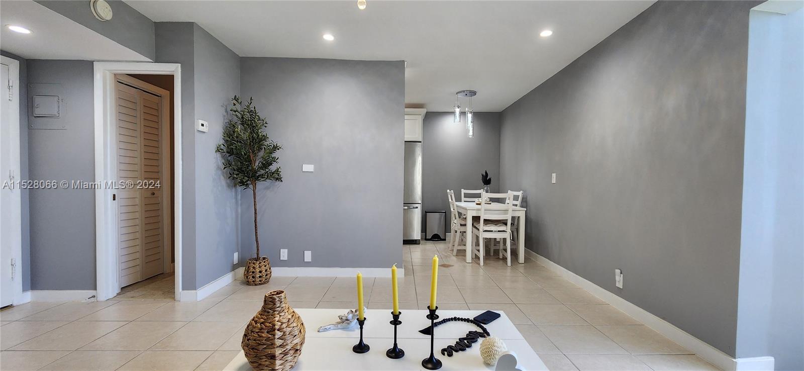 1700 Pierce Street 703, Hollywood, Florida 33020, 1 Bedroom Bedrooms, ,1 BathroomBathrooms,Residential,For Sale,1700 Pierce Street 703,A11528066