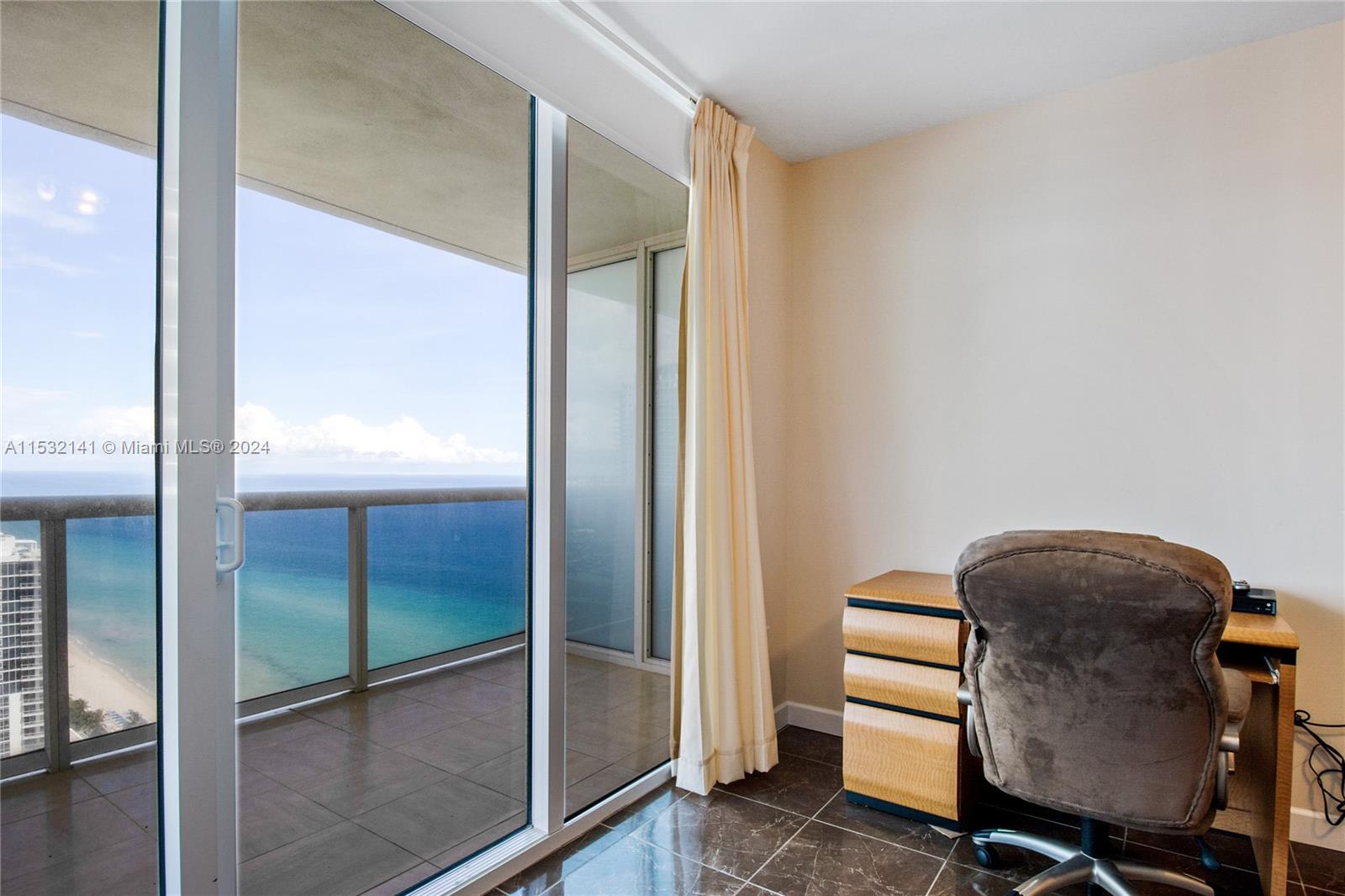 1830 S Ocean Dr 3508, Hallandale Beach, Florida 33009, 2 Bedrooms Bedrooms, ,2 BathroomsBathrooms,Residentiallease,For Rent,1830 S Ocean Dr 3508,A11532141