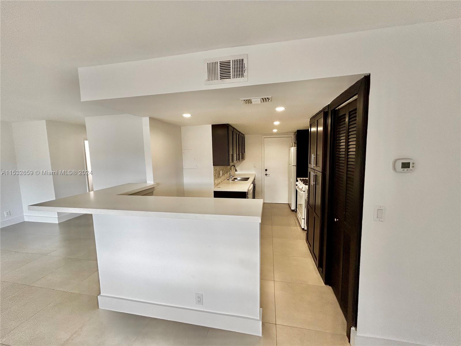 17911 NW 68th Ave O203, Hialeah, Florida 33015, 2 Bedrooms Bedrooms, ,2 BathroomsBathrooms,Residential,For Sale,17911 NW 68th Ave O203,A11532659