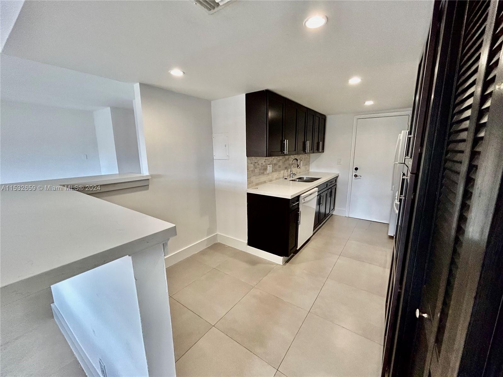 17911 NW 68th Ave O203, Hialeah, Florida 33015, 2 Bedrooms Bedrooms, ,2 BathroomsBathrooms,Residential,For Sale,17911 NW 68th Ave O203,A11532659