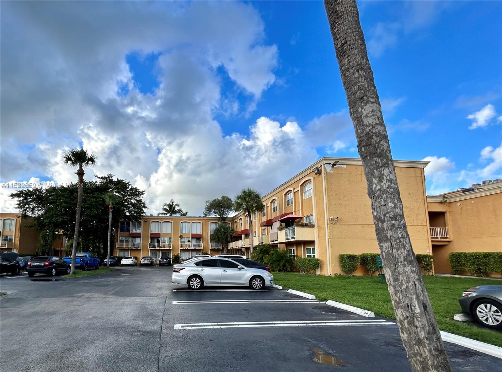 17911 NW 68th Ave O203, Hialeah, Florida 33015, 2 Bedrooms Bedrooms, ,2 BathroomsBathrooms,Residential,For Sale,17911 NW 68th Ave O203,A11532659