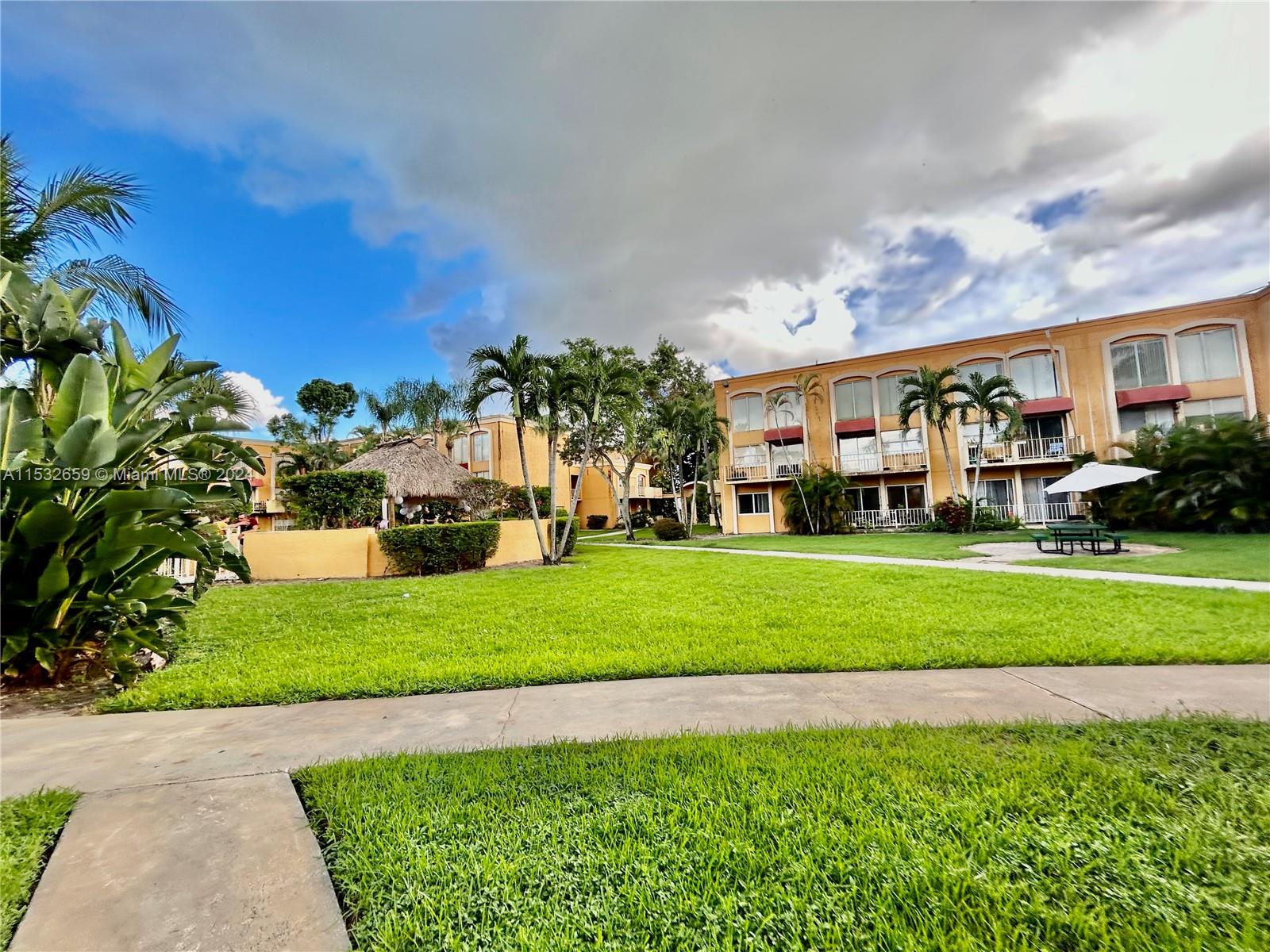 17911 NW 68th Ave O203, Hialeah, Florida 33015, 2 Bedrooms Bedrooms, ,2 BathroomsBathrooms,Residential,For Sale,17911 NW 68th Ave O203,A11532659