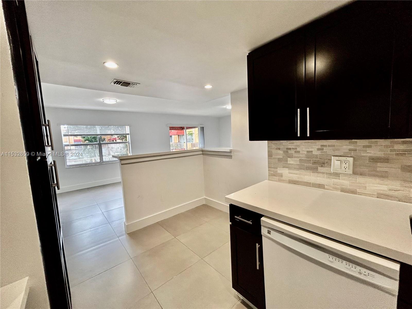 17911 NW 68th Ave O203, Hialeah, Florida 33015, 2 Bedrooms Bedrooms, ,2 BathroomsBathrooms,Residential,For Sale,17911 NW 68th Ave O203,A11532659