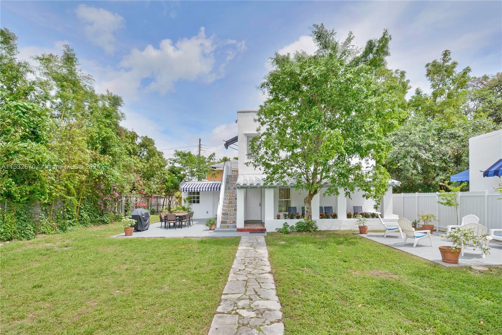 2255 SW 10th St A, Miami, Florida 33135, 2 Bedrooms Bedrooms, ,1 BathroomBathrooms,Residentiallease,For Rent,2255 SW 10th St A,A11532670