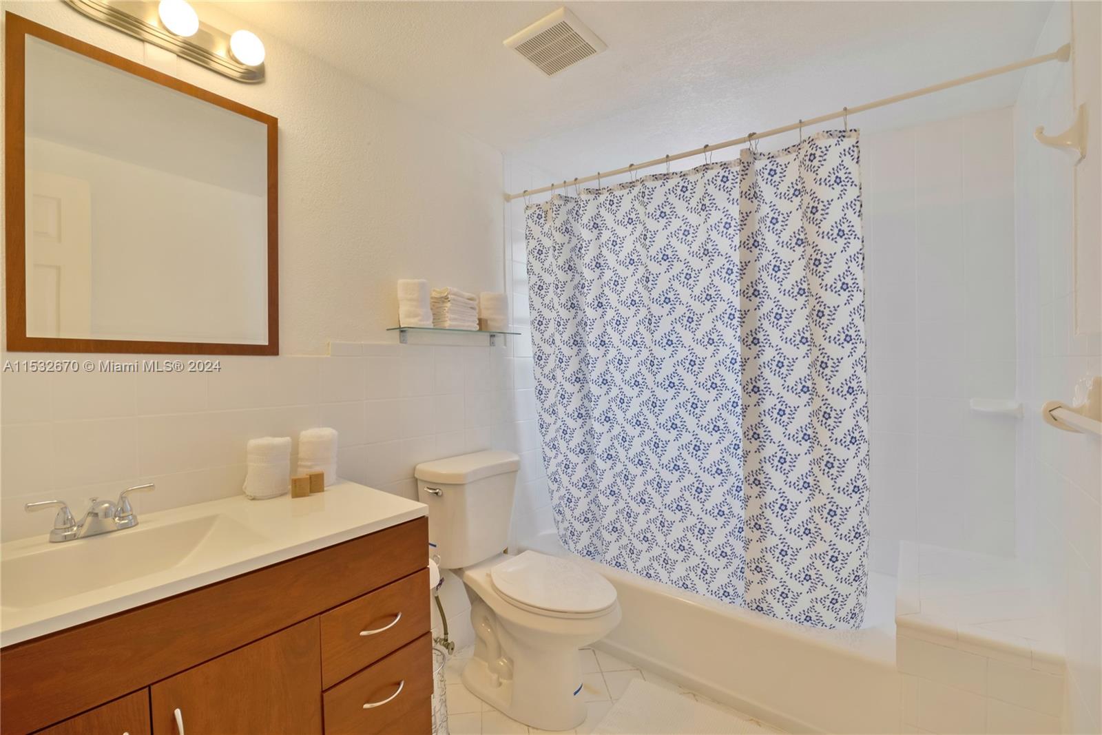 2255 SW 10th St A, Miami, Florida 33135, 2 Bedrooms Bedrooms, ,1 BathroomBathrooms,Residentiallease,For Rent,2255 SW 10th St A,A11532670