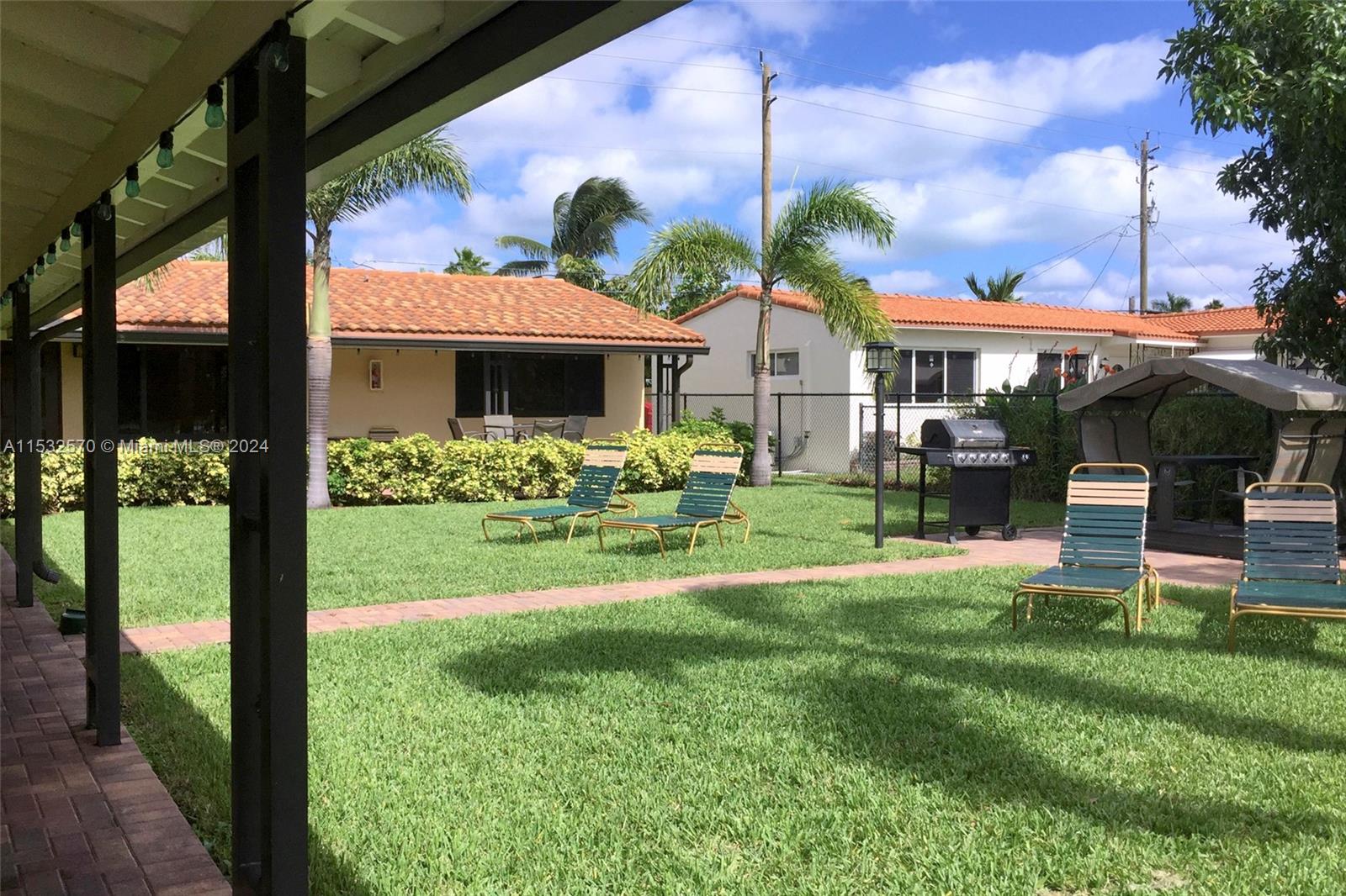 811 NE 10th St 4, Hallandale Beach, Florida 33009, ,1 BathroomBathrooms,Residentiallease,For Rent,811 NE 10th St 4,A11532570