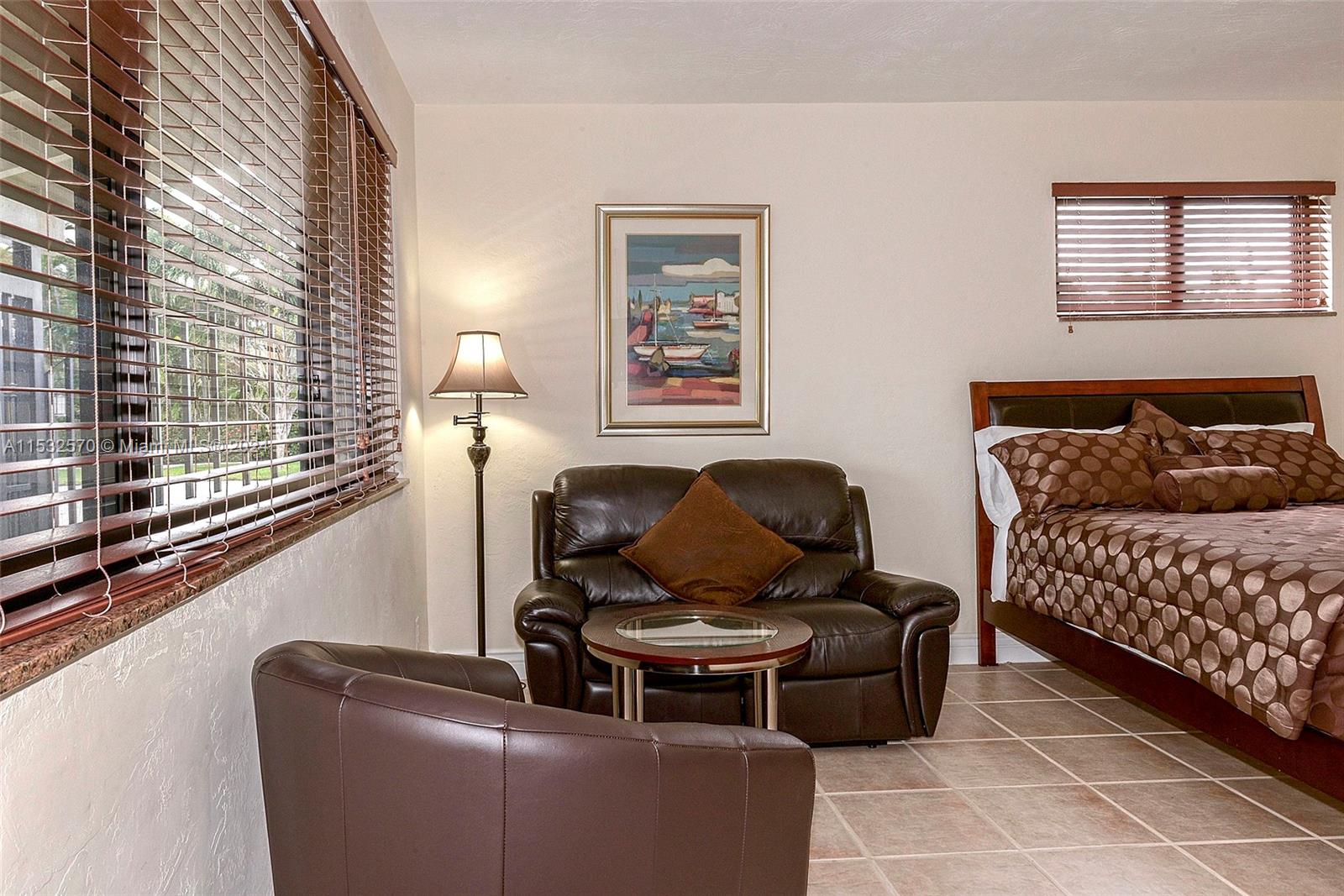 811 NE 10th St 4, Hallandale Beach, Florida 33009, ,1 BathroomBathrooms,Residentiallease,For Rent,811 NE 10th St 4,A11532570