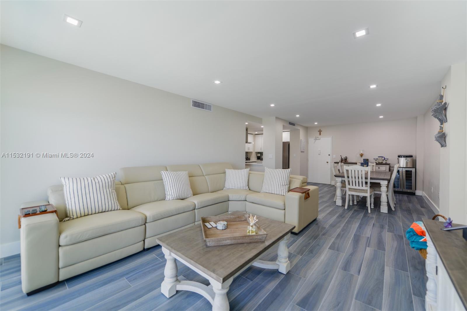 1950 S Ocean Dr 12G, Hallandale Beach, Florida 33009, 2 Bedrooms Bedrooms, ,2 BathroomsBathrooms,Residential,For Sale,1950 S Ocean Dr 12G,A11532191