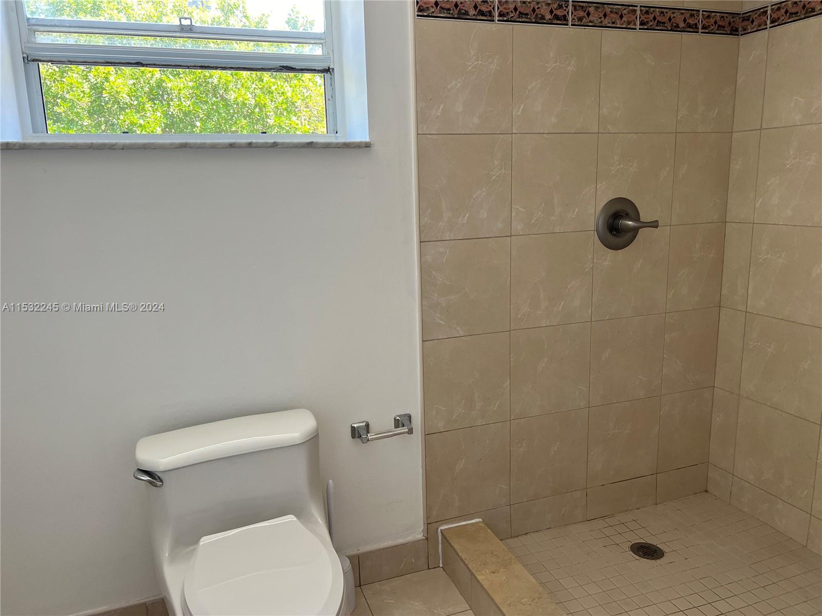 816 NE 27th Ave 816, Hallandale Beach, Florida 33009, 2 Bedrooms Bedrooms, ,2 BathroomsBathrooms,Residentiallease,For Rent,816 NE 27th Ave 816,A11532245