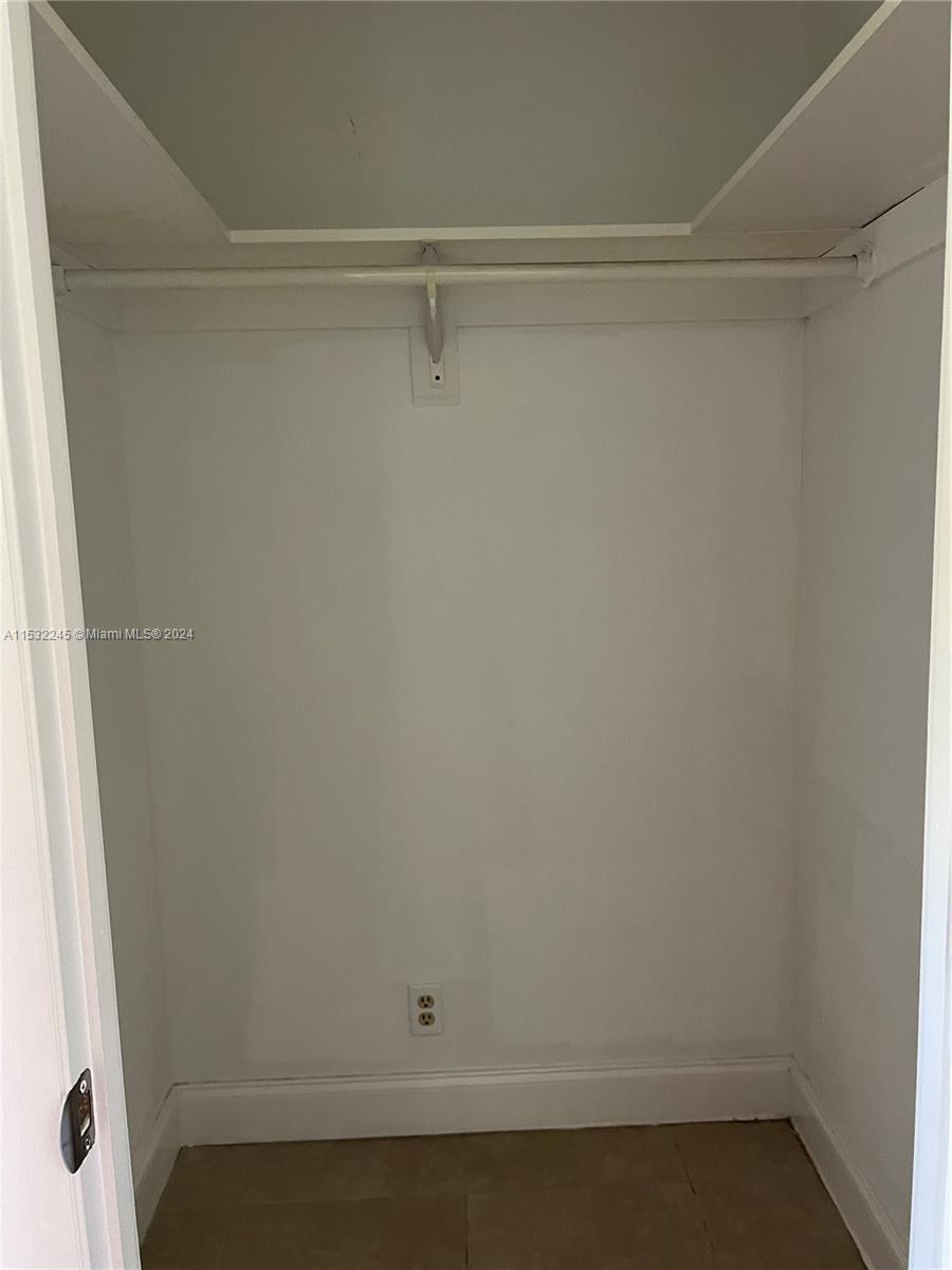 816 NE 27th Ave 816, Hallandale Beach, Florida 33009, 2 Bedrooms Bedrooms, ,2 BathroomsBathrooms,Residentiallease,For Rent,816 NE 27th Ave 816,A11532245