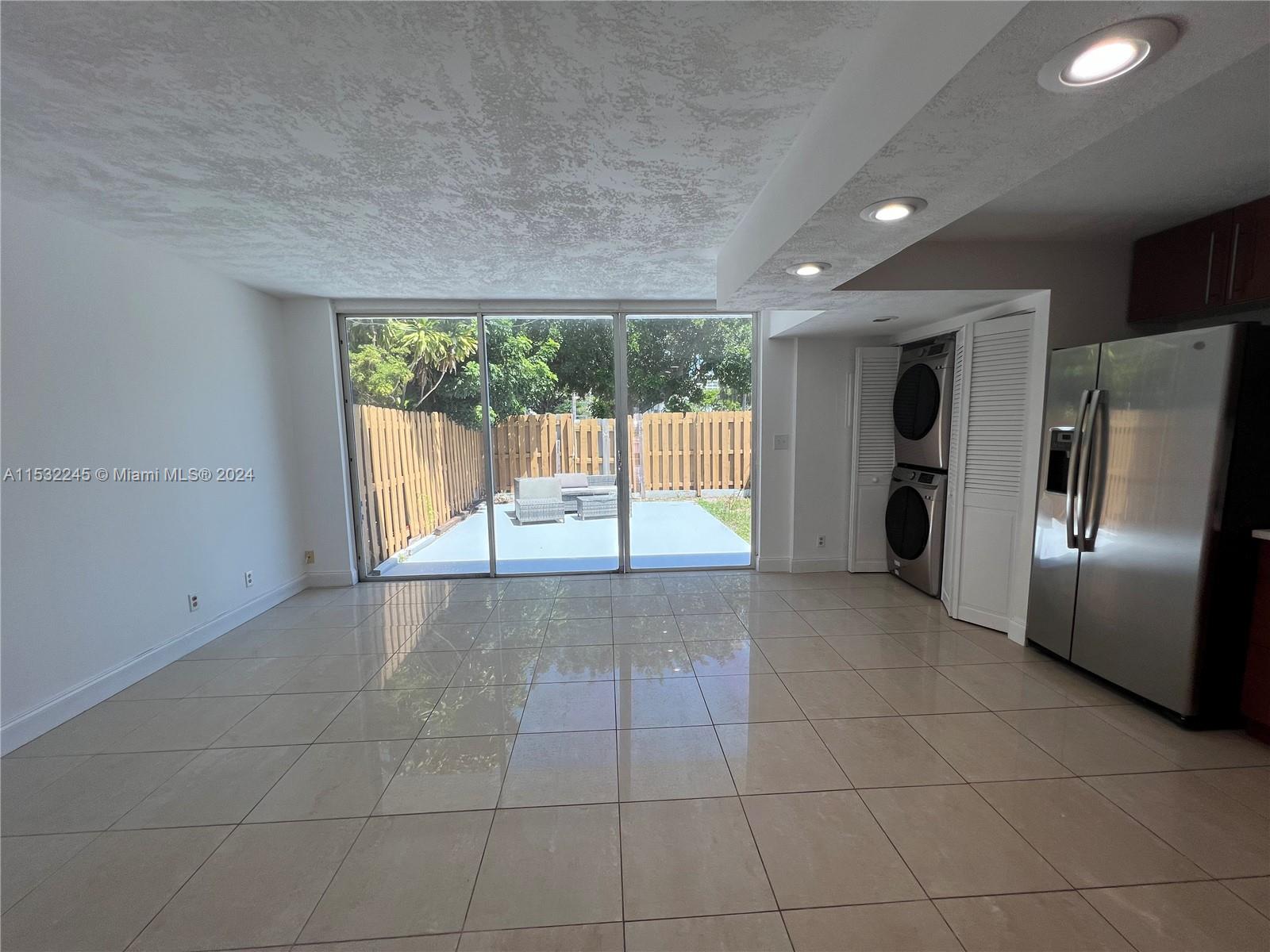 816 NE 27th Ave 816, Hallandale Beach, Florida 33009, 2 Bedrooms Bedrooms, ,2 BathroomsBathrooms,Residentiallease,For Rent,816 NE 27th Ave 816,A11532245