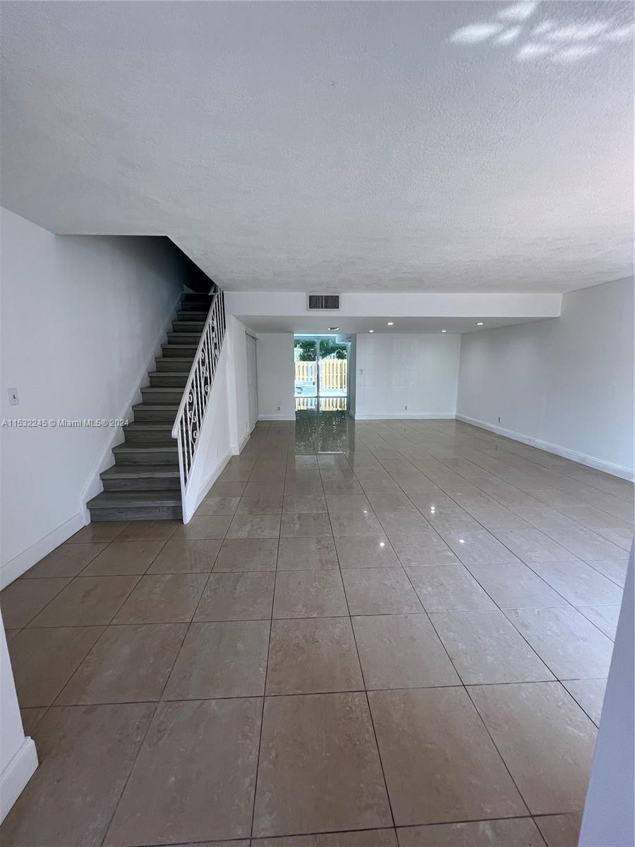 816 NE 27th Ave 816, Hallandale Beach, Florida 33009, 2 Bedrooms Bedrooms, ,2 BathroomsBathrooms,Residentiallease,For Rent,816 NE 27th Ave 816,A11532245
