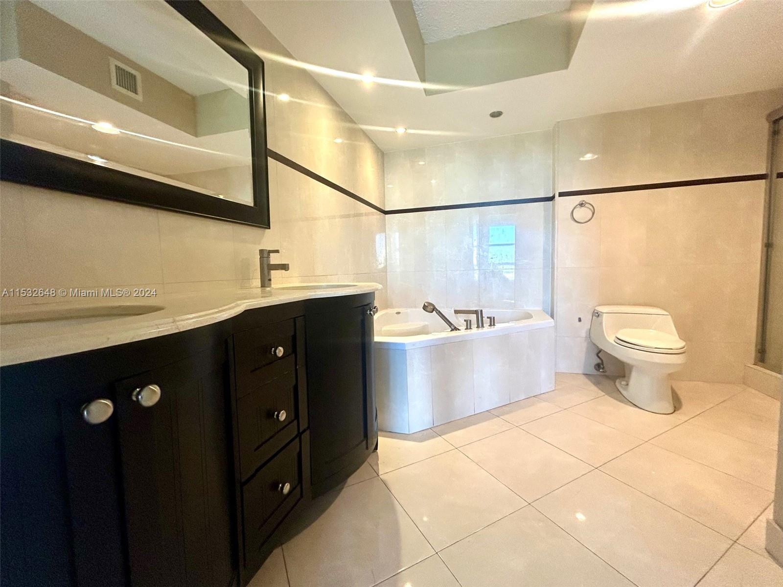 3400 NE 192nd St 1607, Aventura, Florida 33180, 2 Bedrooms Bedrooms, ,2 BathroomsBathrooms,Residential,For Sale,3400 NE 192nd St 1607,A11532648