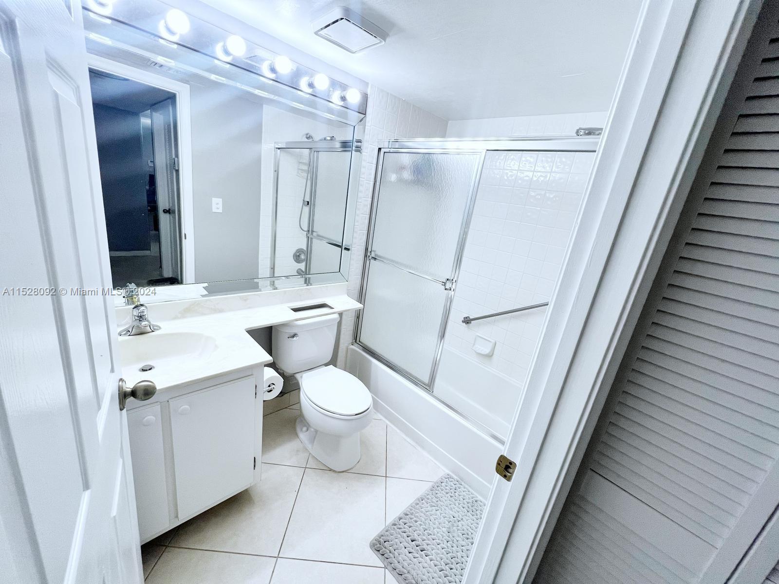 7248 S Devon Dr 104, Tamarac, Florida 33321, 2 Bedrooms Bedrooms, ,2 BathroomsBathrooms,Residential,For Sale,7248 S Devon Dr 104,A11528092