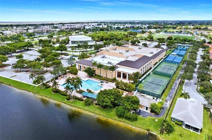 7248 S Devon Dr 104, Tamarac, Florida 33321, 2 Bedrooms Bedrooms, ,2 BathroomsBathrooms,Residential,For Sale,7248 S Devon Dr 104,A11528092